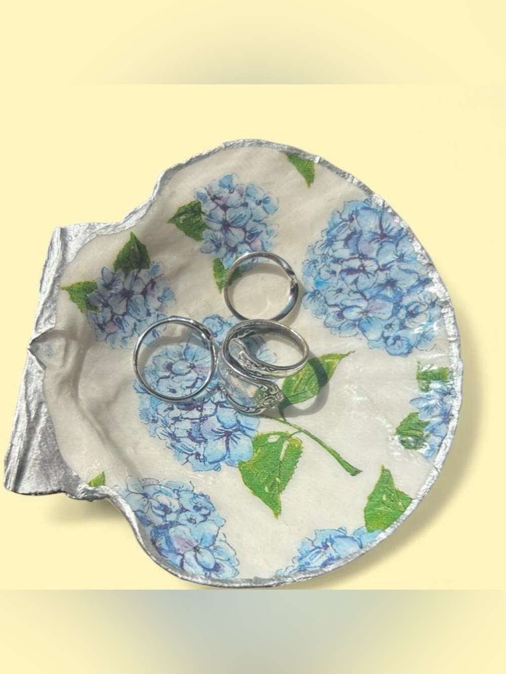 Silver shell ring dish